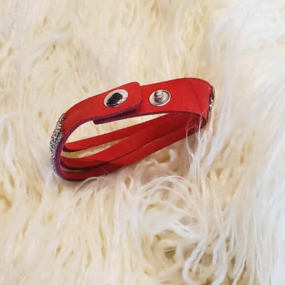 πRed Leather Bracelet With Crystal Blinks π΄ - Picture 3 of 6
